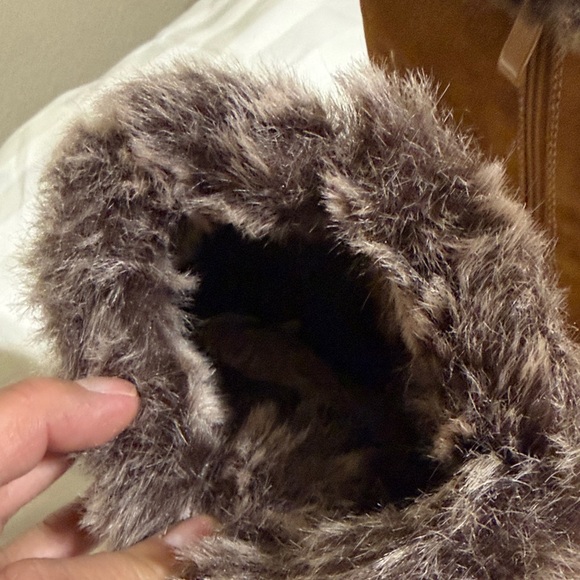 Women’s Journee Collection Takani Boots with Fur Trim, size 8.5 NWOT Box